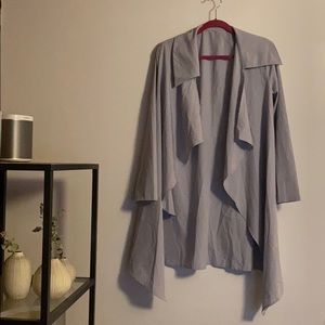 Short flowy trench coat